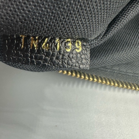 Louis Vuitton daily pouch - Picture 9 of 12